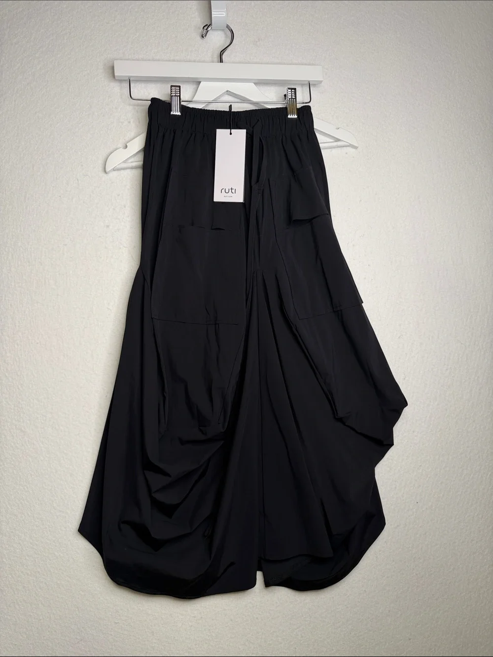 NWT Ruti The Petite Go-To Skirt in Black - Picture 3 of 5